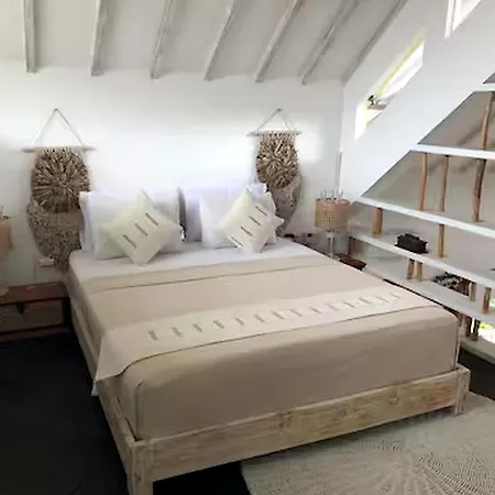 Villa Oceans, Shared Villa In Canggu